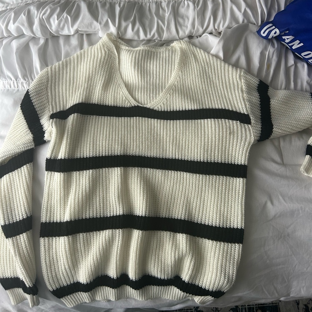 V neck striped sweater